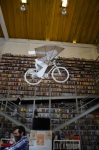 空飛ぶ自転車の本屋1・リスボン　in portugal
