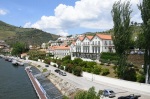 橋から見たホテル・ピニャオン　in portugal