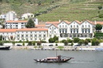 対岸からのホテル・ピニャオン　in portugal